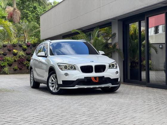 BMW X1 2.0 16V TURBO ACTIVEFLEX SDRIVE20I 4P AUTOMÁTICO BMW X1 2.0 16V TURBO ACTIVEFLEX SDRIVE20I 4P AUTOMÁTICO